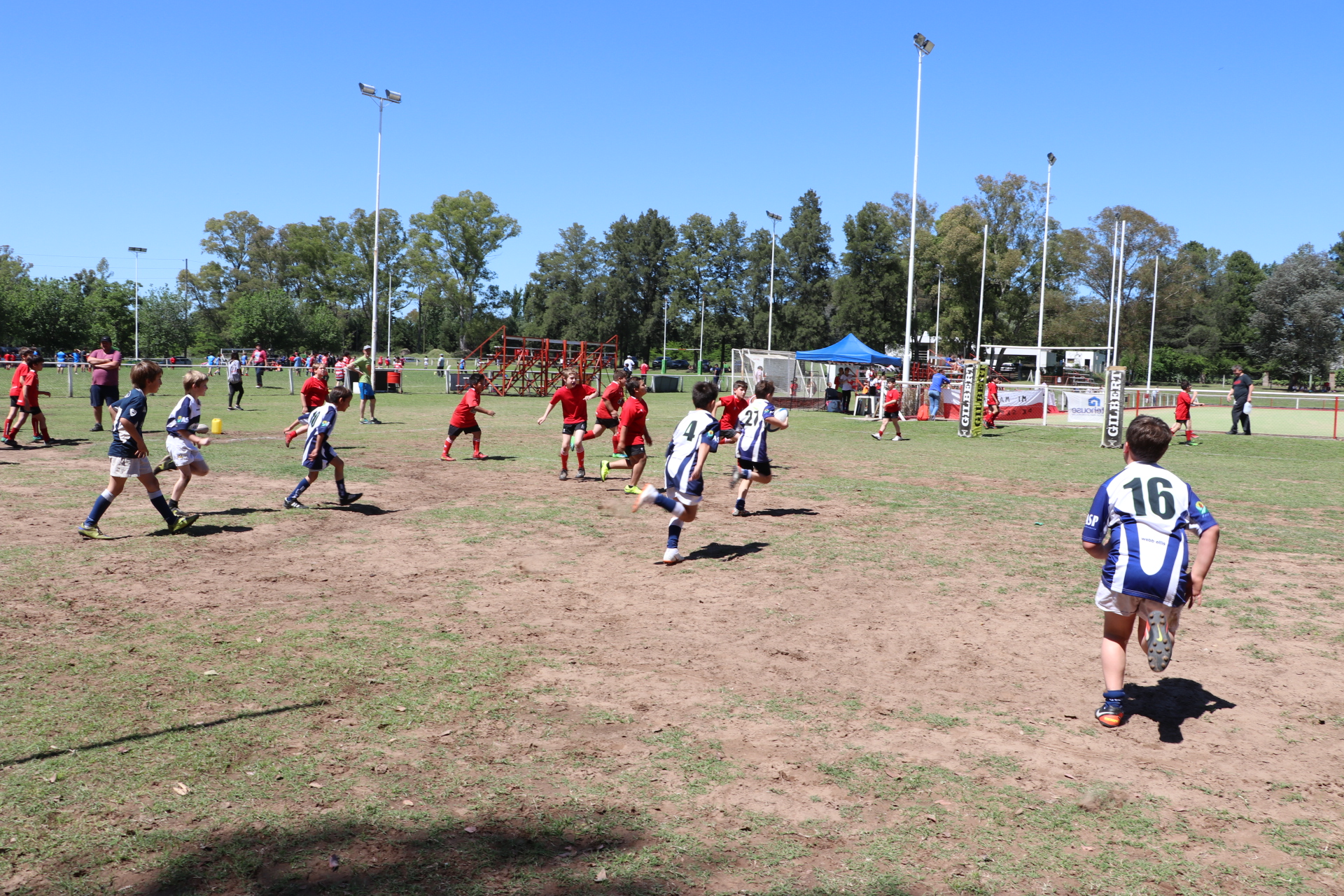Chicos de la escuela de rugby del Cuadrante Noroeste participaron de un encuentro regional 