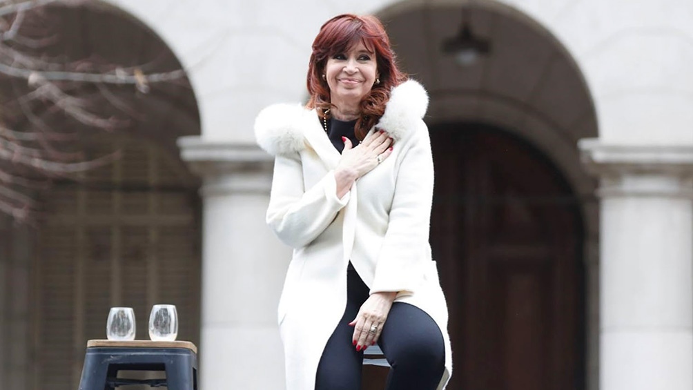 Cristina Fernández: "En el mundo de la anti política, los políticos ´son todos iguales´. Bueno, no. No somos todos iguales"