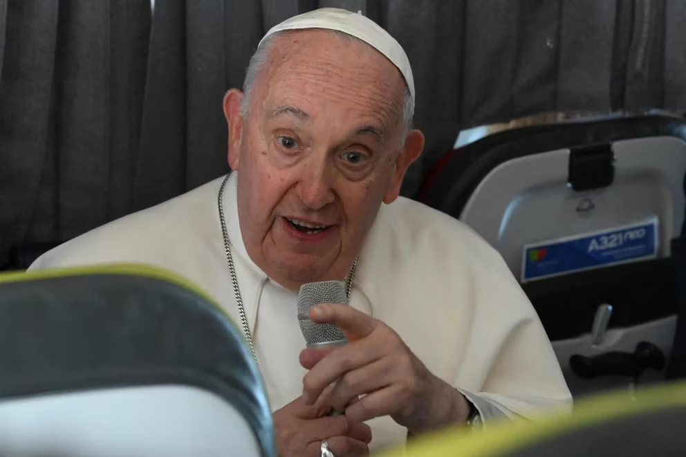 El papa Francisco aseguró que la Iglesia “está abierta a todos, también a los homosexuales”