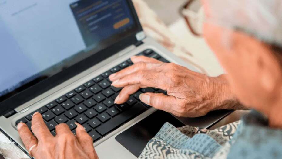 Con este link, jubilados pueden pedir una computadora en noviembre
